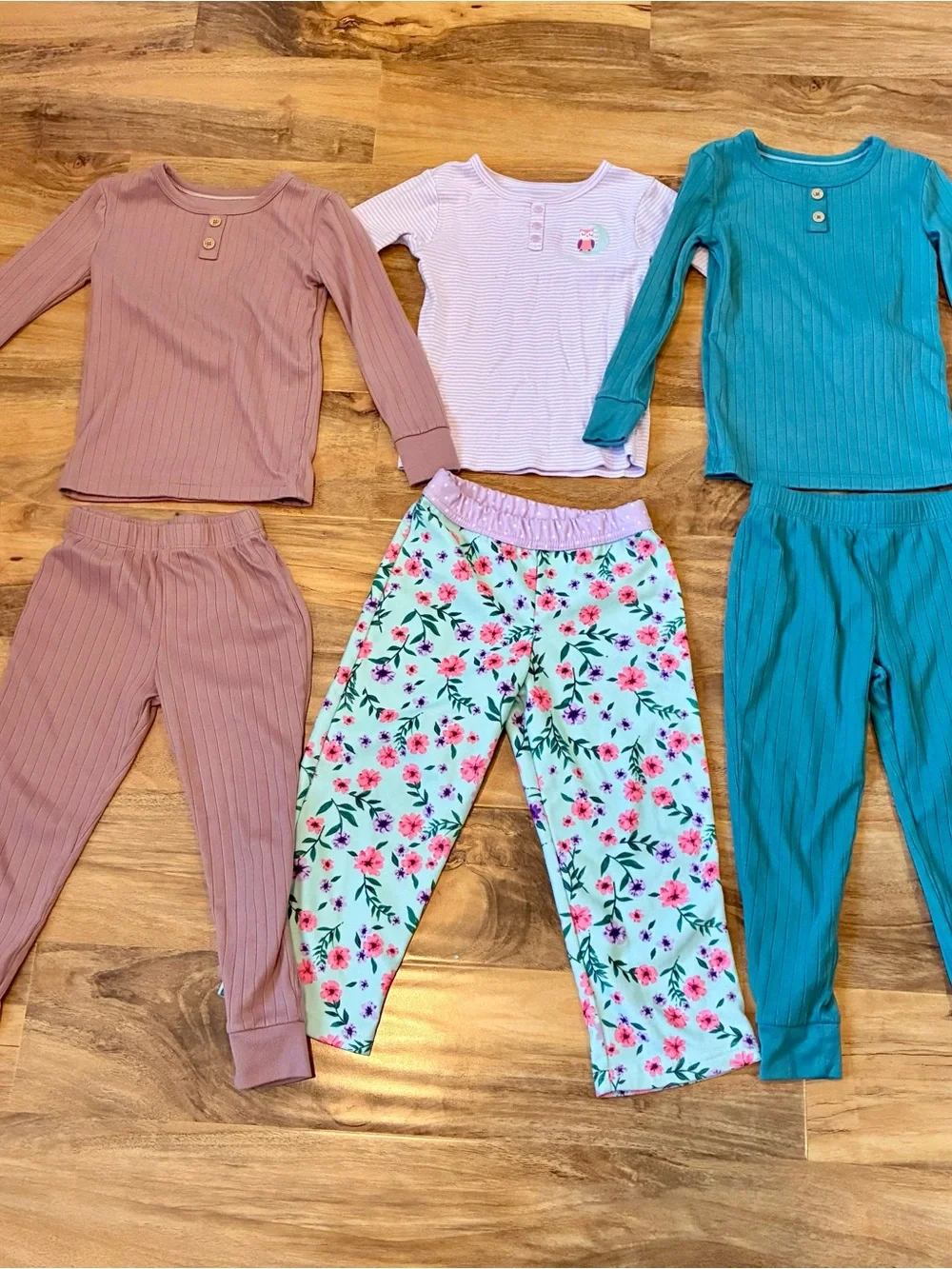 Lot Of 9 Girls Pajamas Carter’s / Cloud Island Size 4T One Piece & Two Piece Set